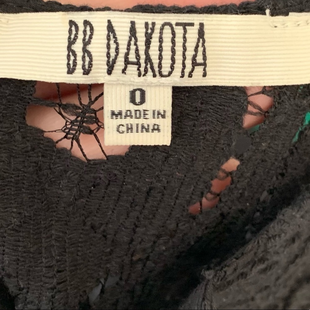 BB DAKOTA RENLEY LACE DRESS Size 0 - Picture 6 of 8